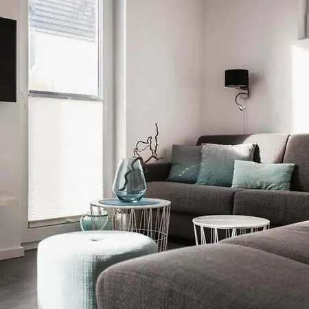 Am Yachthafen In بيناموندا