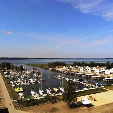 Am Yachthafen In بيت للعطل