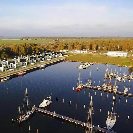 Am Yachthafen In